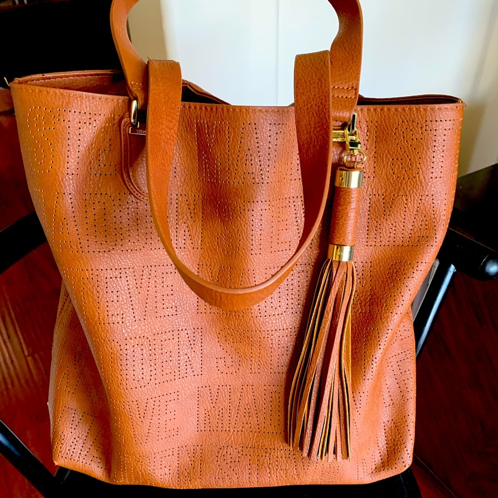 A Steve Madden tote